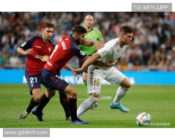 伯恩利与莱切斯特激战成平局双方各取一分的精彩对决分析